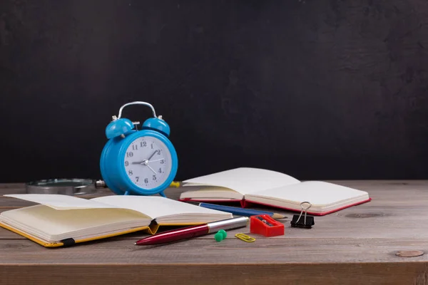 Accesorios Suministros Escolares Con Cuaderno Papel Mesa Madera Mesa Superficie — Foto de Stock