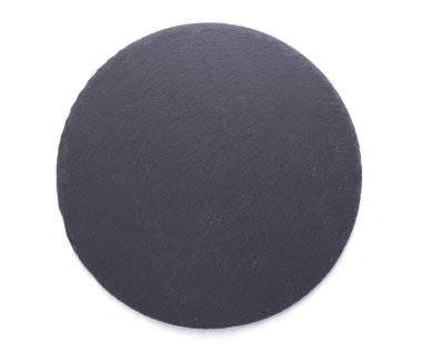 Beyaz arka plan üzerinde izole kayrak taş tepsi