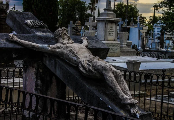 Croce Grigia Che Regge Cristo Gesù Sullo Sfondo Resto Del — Foto Stock