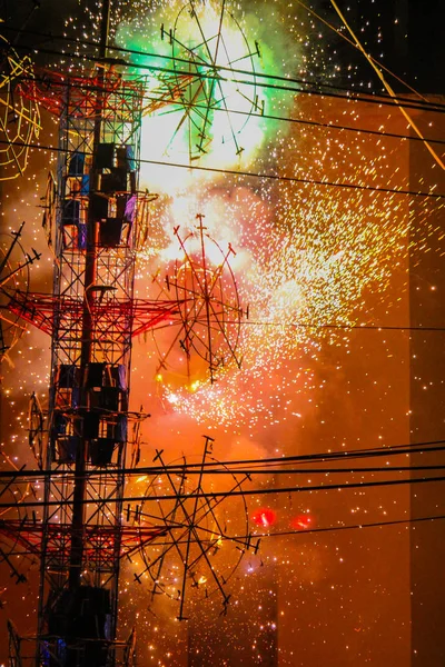 Kleurrijke Vuurwerk Een Festival Uit Mexico Castillo Rechtenvrije Stockafbeeldingen