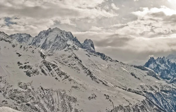 Spektakulärer Blick auf den Mont Blanc in den Alpen — Stockfoto