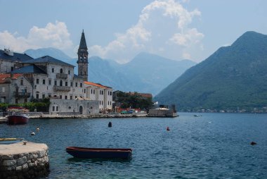  Perast, Kototr Körfezi üzerinde eski bir şehir bir ısmarlayarak 