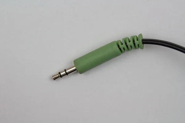 Arkaplan beyazında mini jack
