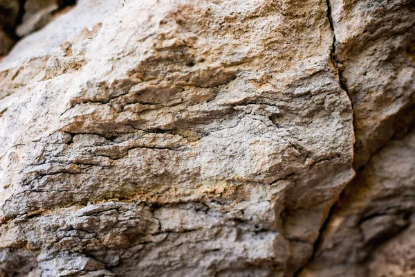 Textura de rocha com crack. Pedra natural _ — Fotografia de Stock