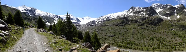Forni Vadisi Dağ manzara panoramik fotoğraf yolu 