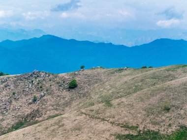 Alp öncesi Piedmontese dağ manzarası, Mottarone, İtalya