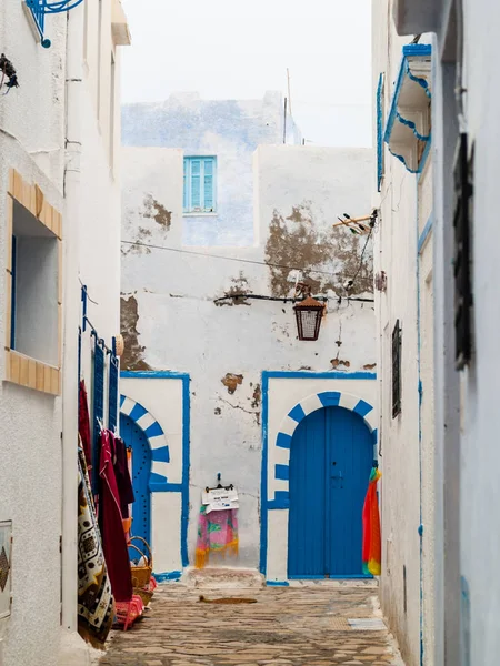 Hammamet-Tunus-sokakları eski şehir sokakları beyaz duvarlar Arap