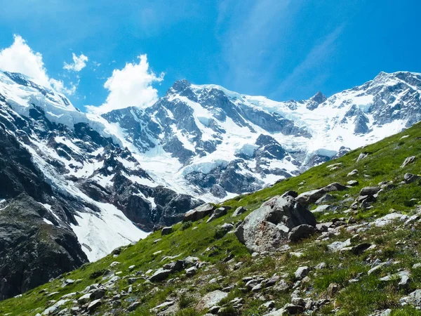 Monte Rosa 'nın doğu yüzü Macugnaga' da, Piedmont Alpleri, İtalya
