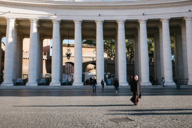Roma-İtalya-10-24-2015. Kutsal Papalık ayini Aziz Peter 's Chair' de, Latince Ayin 'de, Vatikan' daki Aziz Peter Bazilikası 'nda, hac Summorum Pontificum