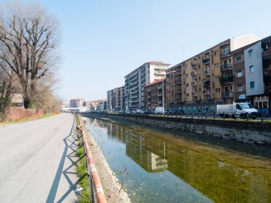MILAN-ITALY-03 12 2014, Navigli bölgesi su kanalı Milan şehrinden geçer, Milan 'ın Navigli' si sulama ve seyyar kanallar sistemidir.,