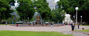 Sydney - 20 Ekim 2016: panoramik manzaralı Archibald Çeşme Hyde Park, en eski genel parkland Avustralya'da Sydney yeni güney Wales Avustralya'da bulunan