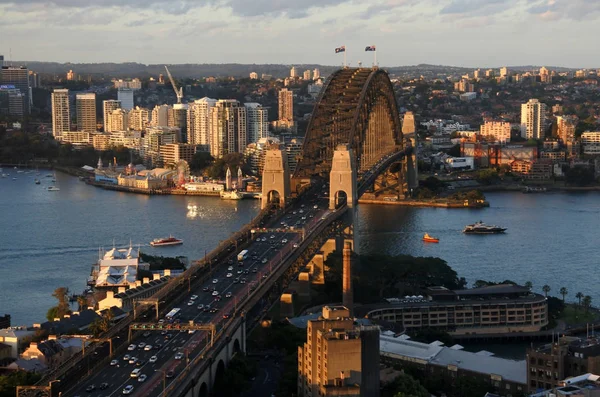 Letecké Městské Krajině Pohled Sydney Harbour Bridge Při Západu Slunce — Stock fotografie