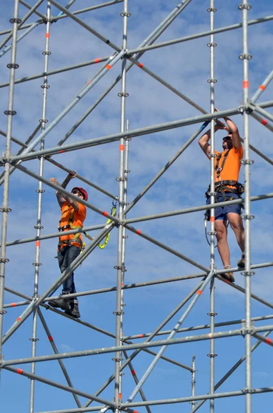 在脚手架建设者工作悉尼新南威尔士州澳大利亚 — 图库照片