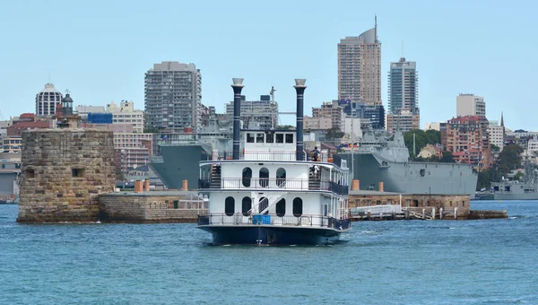 Paddle boat cruising Sydney Cove Sydney Nueva Gales del Sur Australi — Foto de Stock