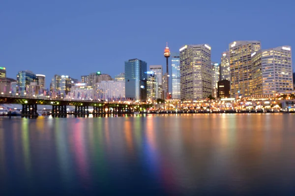 Stadsbilden i Darling Harbour i skymningen Sydney nya södra Wales Aust — Stockfoto