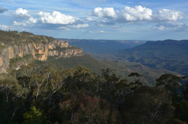 Manzara mavi Mounta üç kız kardeşi kaya oluşumu