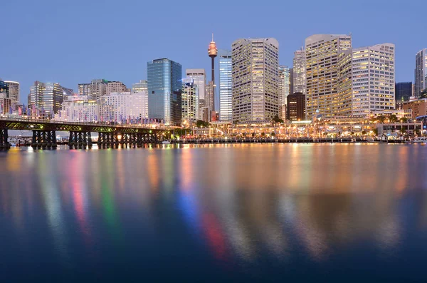Stadtbild von Liebling Harbour in der Abenddämmerung Sydney New South Wales aust — Stockfoto