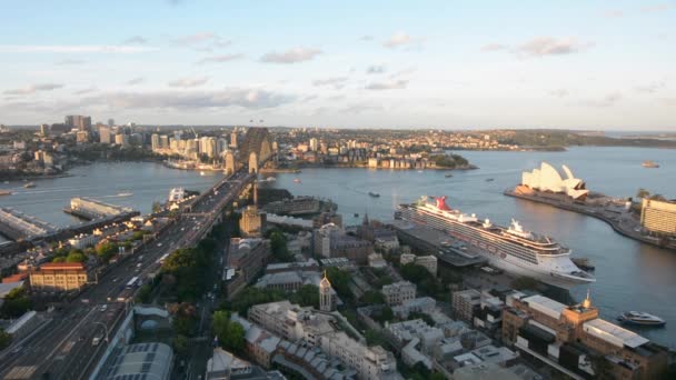 Vue aérienne du port de Sydney au crépuscule à Sydney Australie 01 — Video