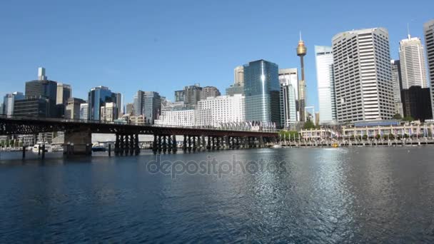 Paisaje urbano de Darling Harbour al atardecer Sydney Australia — Vídeo de stock