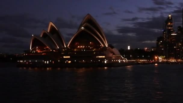Сиднейский Оперный Театр Водной Точки Зрения Сумерках Сиднейской Гавани Новый — стоковое видео