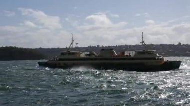 Kaba deniz durumda Sydney Harbour Sydney feribot yelken