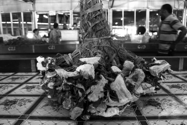 Pfefferpflanzenwurzeln Zum Verkauf Auf Dem Fidschianischen Markt Früher Wurde Daraus — Stockfoto