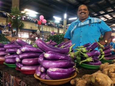 Lautoka Pazar Fiji yumurta tesislerinde yerli Fiji adam satıyor