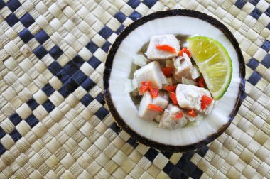 Düz yatıyordu görünümü Fiji gıda, Kokoda (çiğ balık salatası)