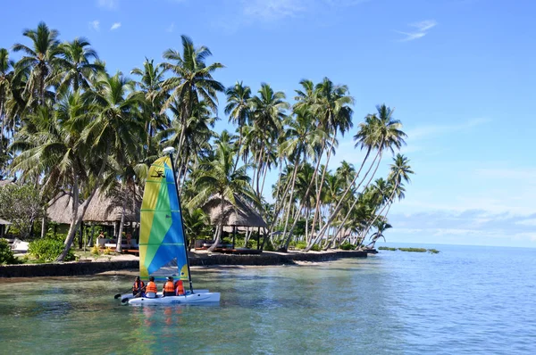 Paisaje de un resort tropical en Fiji — Foto de Stock