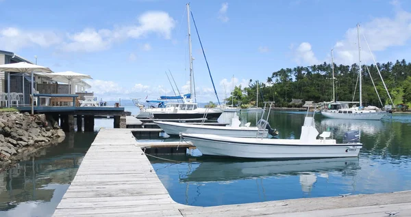 Yachts amarração em Copra Shed Marina Savusavu Fiji — Fotografia de Stock