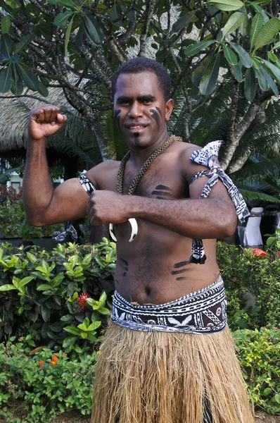 Hombre indígena fiyiano saludando Bula Hello in Fiji — Foto de Stock