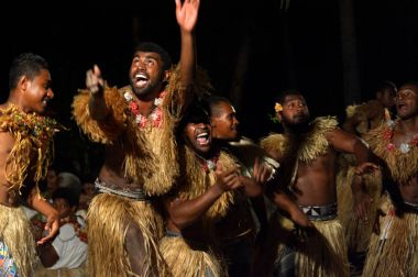 Meke wesi Fiji, Fiji erkekler geleneksel erkek dans dans