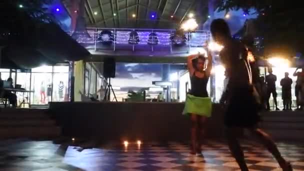 Sokak yangın performansında Nadi Fiji bağlantı noktası Denarau — Stok video