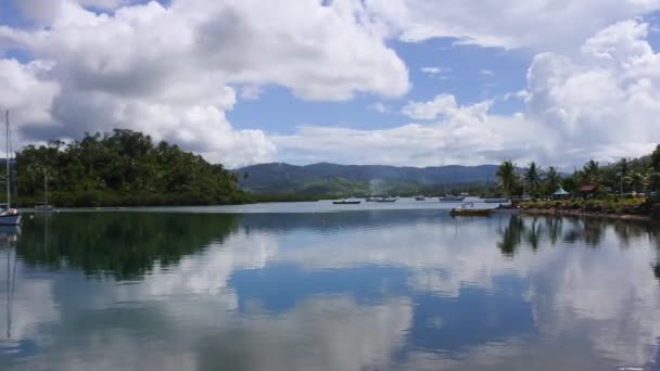 Krajina z Nakama Creek v Savusavu fidžijského ostrova Vanua Levu — Stock video