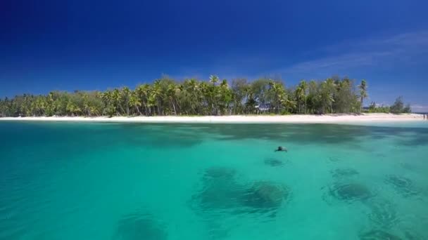 Landschap van de Blue Lagoon op Fiji Nanuya Lailai Island — Stockvideo