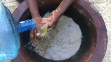 Geleneksel Kava Fiji Ulusal içki içmek