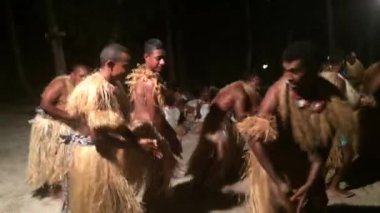 Yerli Fiji erkekler geleneksel meke wesi erkek dans dans