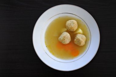 Düz yatıyordu Fısıh Yahudi çorba köfte
