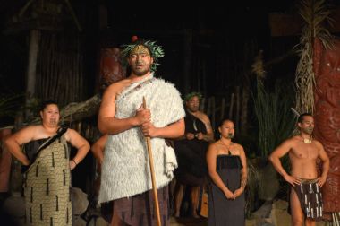 Maori kabile şefi ve insanlar 