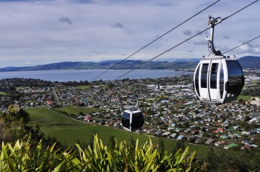Teleferik yukarıda Rotorua North Island Yeni Zelanda At Binme 