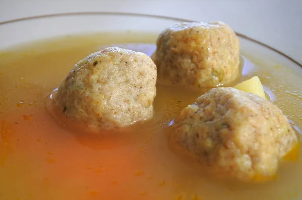 Pesach Joods soep dumplings — Stockfoto