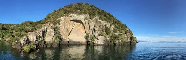 Maori Rock Carving at lake Taupo New Zealand — Stock Photo, Image