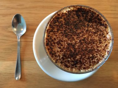 Mocha Kupası düz yatıyordu görünümü