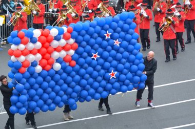 Yeni Zelanda bayrağı balonları yaptık. Birkaç on yıl için bayrak değiştirme hakkında tartışmalar yaşandı. 2015 referandum ülkeyi varolan bayrağı tutmak için oy.