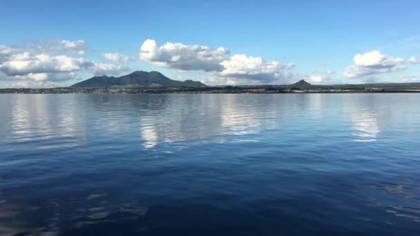 02 landskapet i Lake Taupo nya Zeeland — Stockvideo