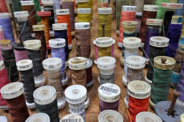 Vintage pamuk dikiş makaraları