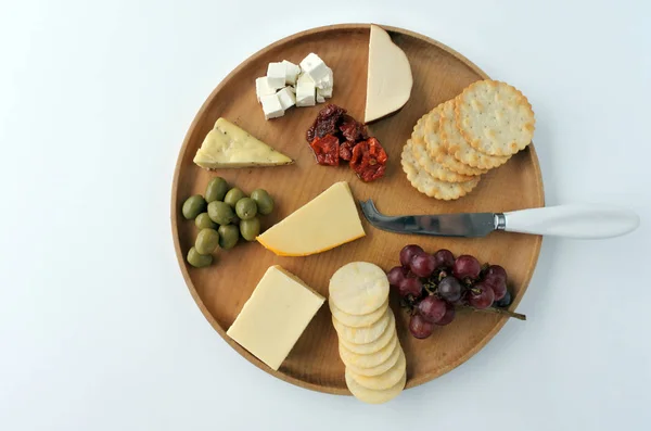 Plat Lag Weergave Van Kaasschotel Met Rode Wijn Voedsel Achtergrond — Stockfoto