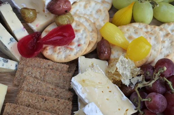 Piatto di formaggio da vicino — Foto Stock