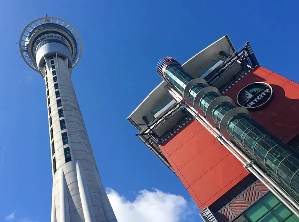 Auckland SkyCity Casino complex at the base of Auckland Towe — Stock Photo, Image