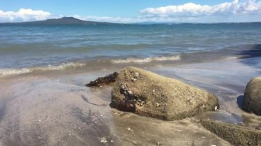 Rangitoto Adası Castro bay yılında North Shore Auckland, Yeni Zelanda görünümünden olarak peyzaj. 